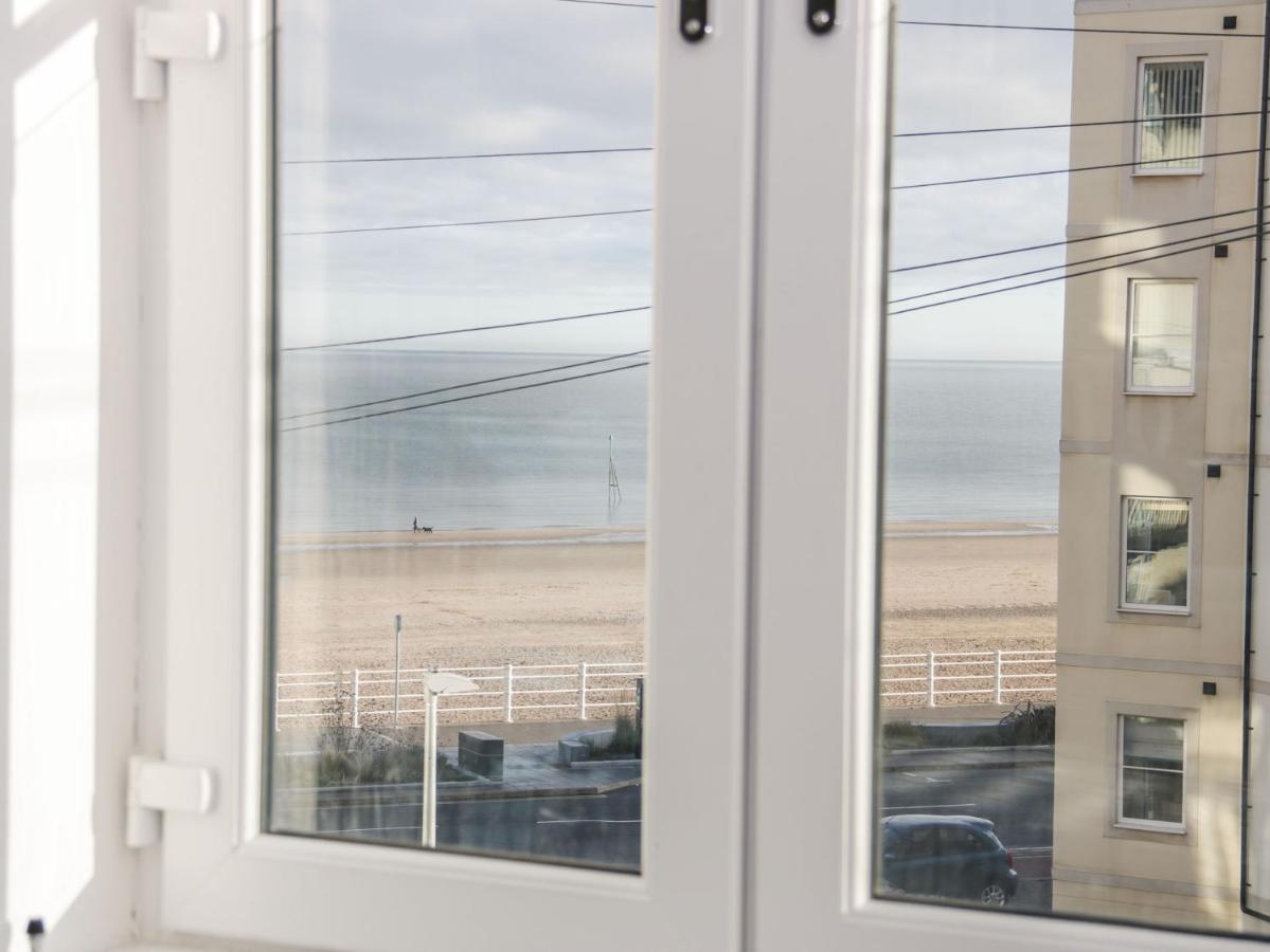 Beach House Rhôs-on-Sea Екстериор снимка