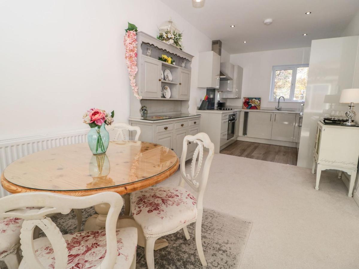 Beach House Rhôs-on-Sea Екстериор снимка
