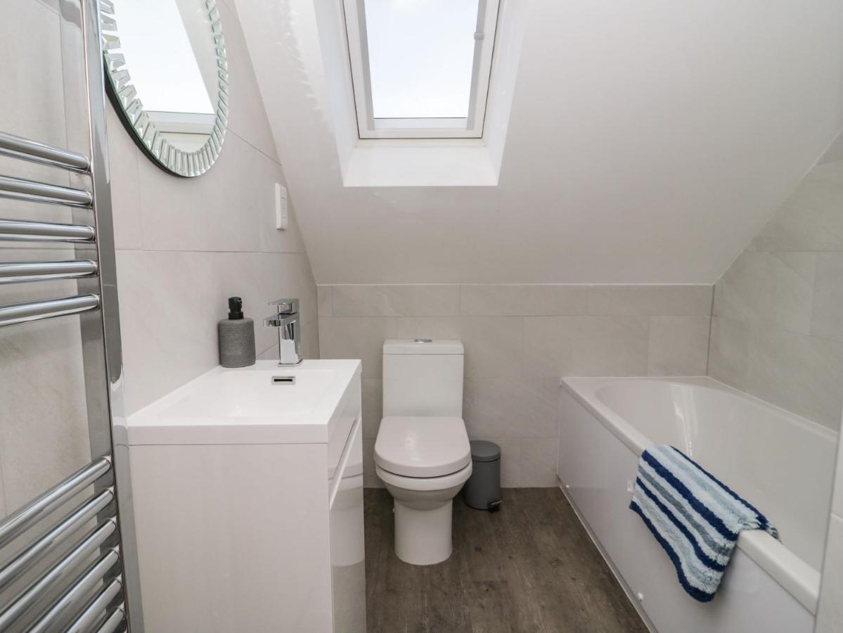 Beach House Rhôs-on-Sea Екстериор снимка