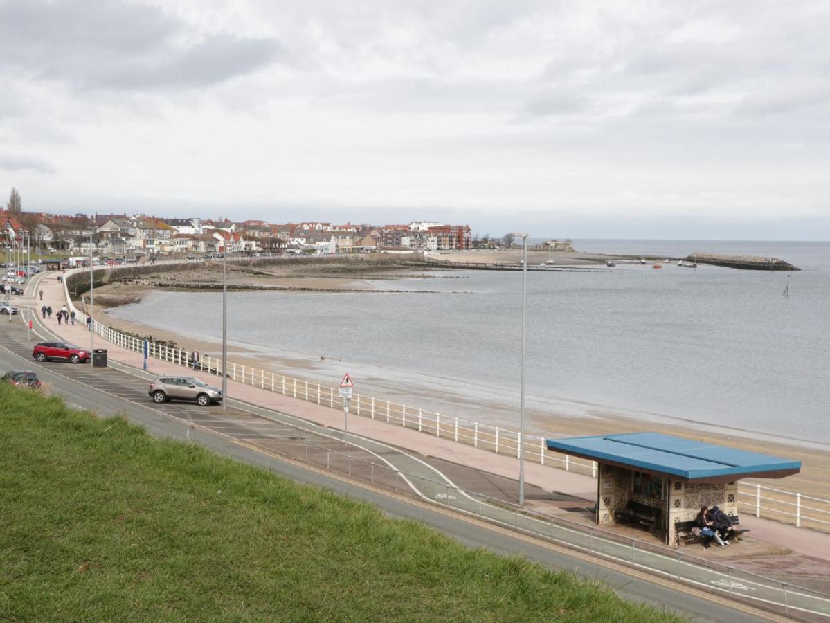 Beach House Rhôs-on-Sea Екстериор снимка